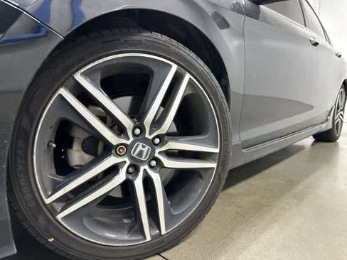 Used 2016 Honda Accord Sport image 28