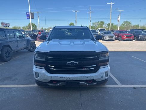 Used 2018 Chevrolet Silverado 1500 LT w/ Redline Edition image 2
