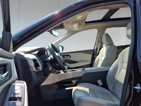 Used 2023 Nissan Rogue SL w/ SL Premium Package FWD image 15