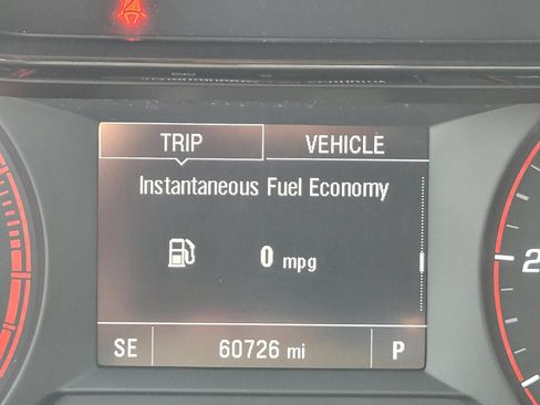 Used 2025 Chevrolet Trax RS w/ Driver Confidence Package FWD image 31