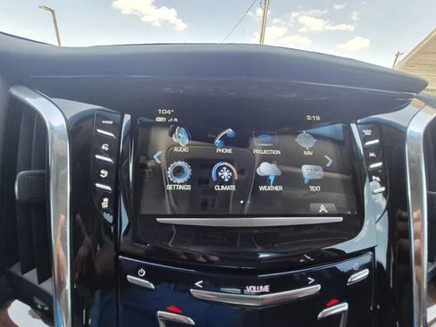 Used 2018 Cadillac Escalade Luxury RWD image 31