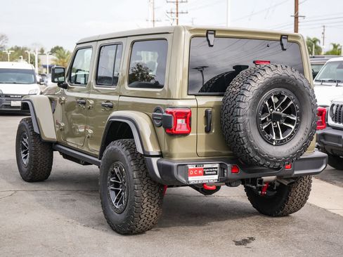 New 2026 Jeep Wrangler Unlimited Rubicon w/ Xtreme 35 Tire Package image 6