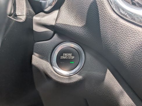 Used 2020 Chevrolet Equinox LT AWD/4WD image 30