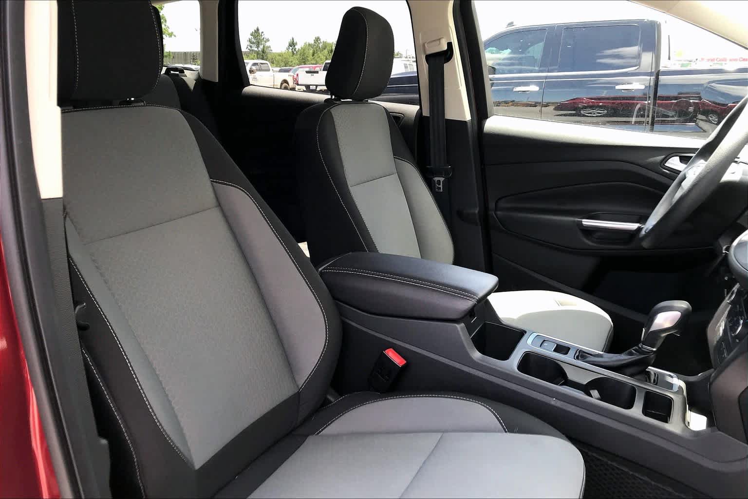Used 2018 Ford Escape SE w/ SE Sync 3 Package AWD/4WD image 9