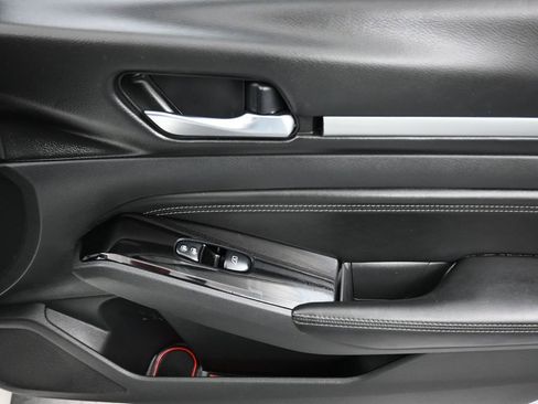 Used 2020 Nissan Altima 2.0 Platinum image 41