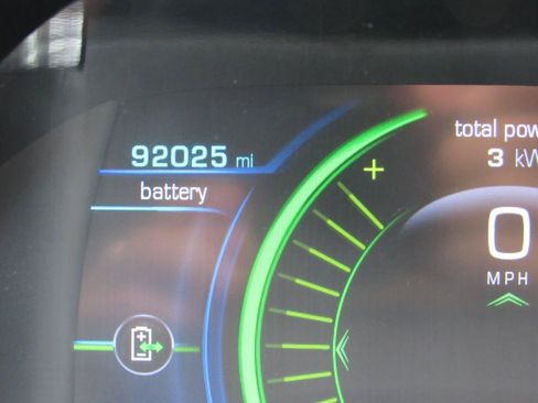 Used 2018 Chevrolet Volt Premier w/ Driver Confidence Package FWD image 6