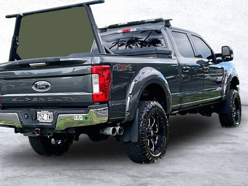 Used 2017 Ford F250 Lariat AWD/4WD image 2