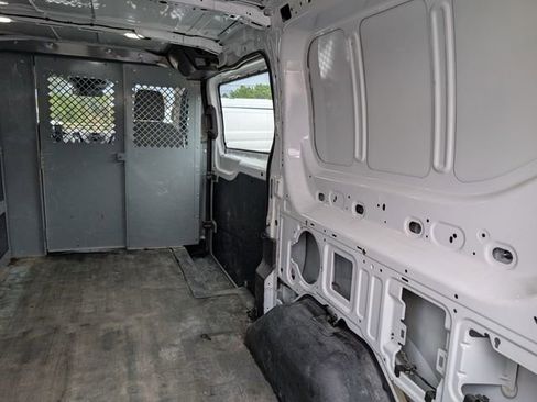 Used 2019 Ford Transit 250 130 Low Roof RWD image 15