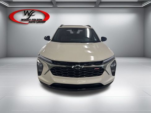 New 2026 Chevrolet Trax RS w/ Sunroof Package FWD image 2