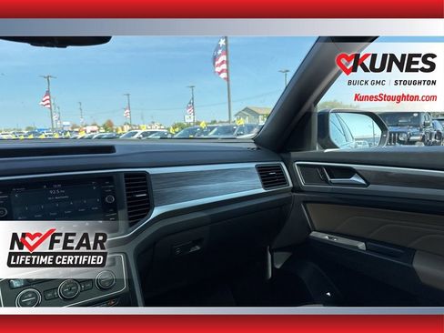 Used 2021 Volkswagen Atlas Cross Sport SE w/ Panoramic Sunroof Package image 43