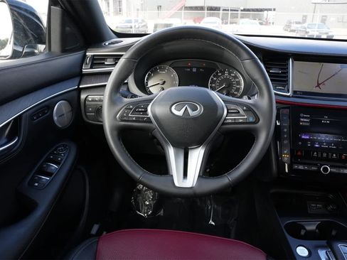 Certified 2025 INFINITI QX55 Sensory image 9