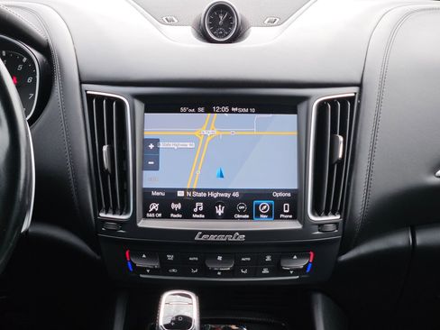 Used 2019 Maserati Levante S image 17