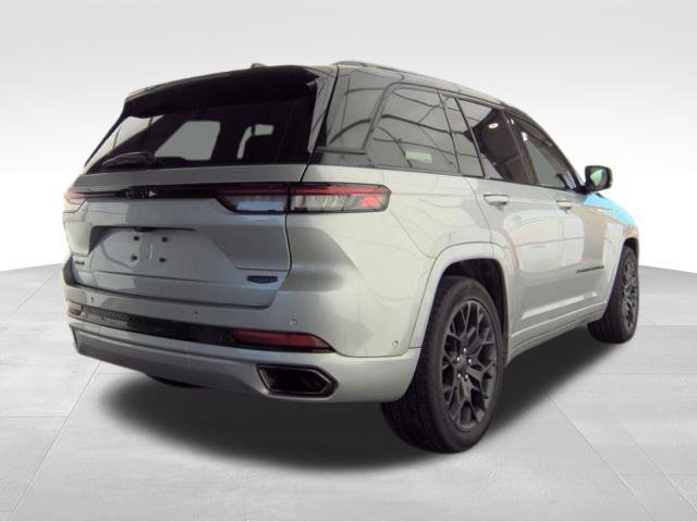 Used 2025 Jeep Grand Cherokee Summit w/ Obsidian Package AWD/4WD image 4