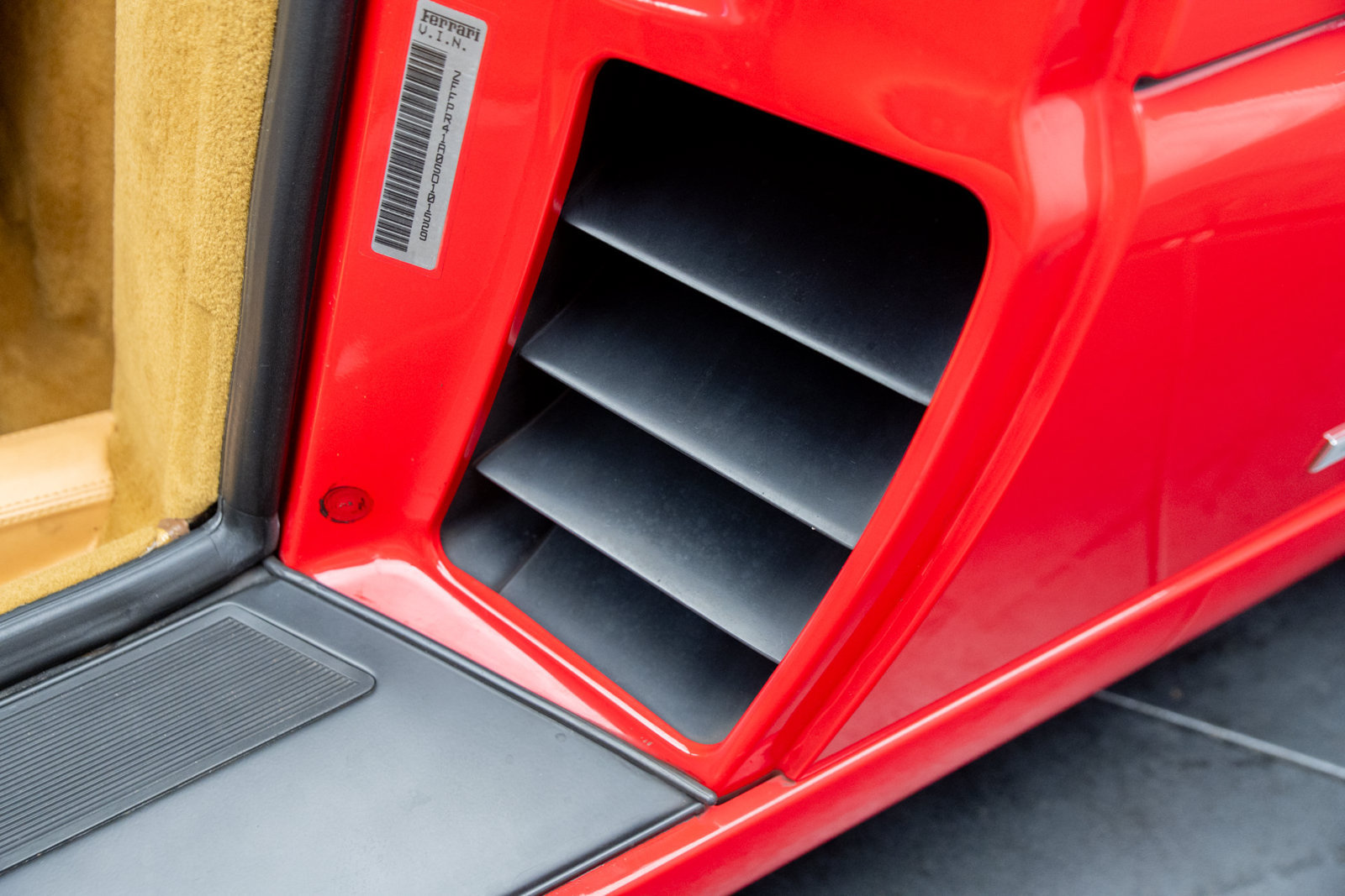 Used 1995 Ferrari F355 Berlinetta RWD image 38