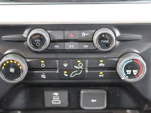 Used 2025 Ford F250 XLT AWD/4WD image 28