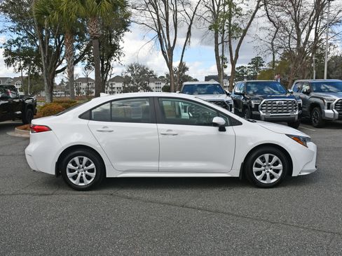 Certified 2024 Toyota Corolla LE image 5