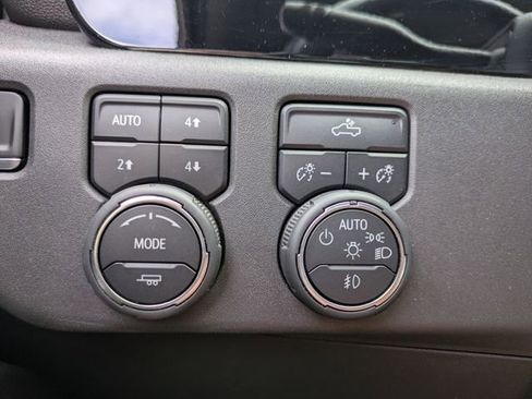 Used 2022 Chevrolet Silverado 1500 RST AWD/4WD image 27