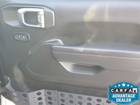 Used 2023 Jeep Gladiator Willys image 45