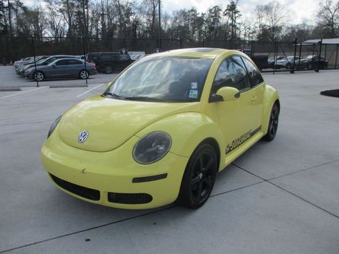 Used 2010 Volkswagen Beetle Coupe image 19
