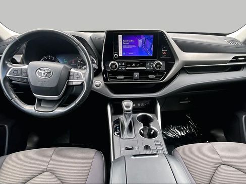 Used 2023 Toyota Highlander LE FWD image 15