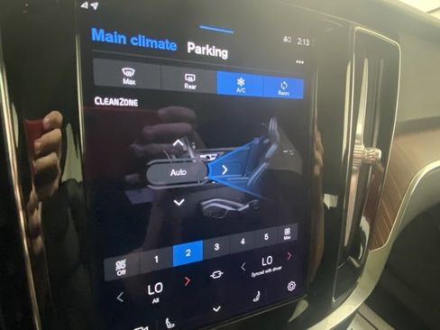 Certified 2024 Volvo V60 B5 Cross Country Plus image 21