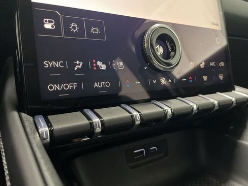 New 2026 GMC Terrain Denali w/ LPO, Floor Liner Package image 29