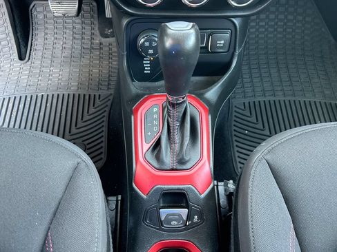 Used 2016 Jeep Renegade Trailhawk w/ Cold Weather Group AWD/4WD image 15