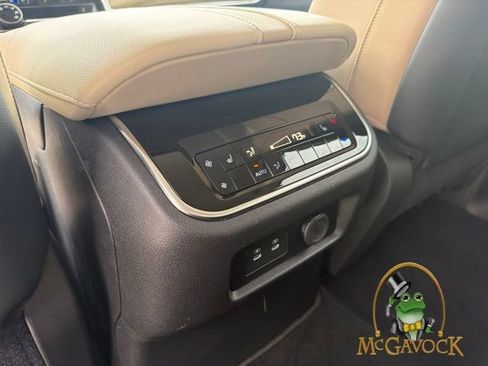 Used 2025 Nissan Armada Platinum RWD image 28