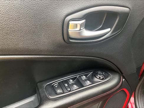 Used 2021 Jeep Compass Trailhawk AWD/4WD image 31