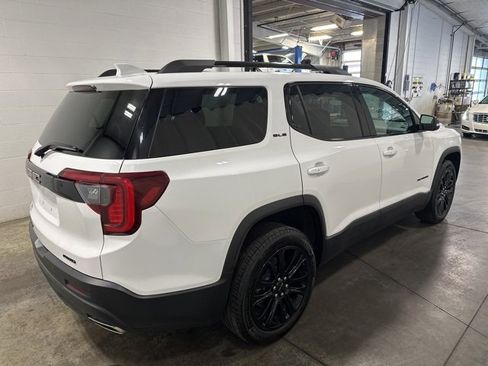 Used 2023 GMC Acadia SLE w/ Driver Convenience Package image 4