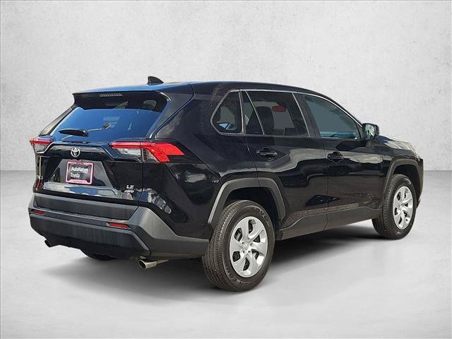 Used 2025 Toyota RAV4 LE AWD/4WD image 5