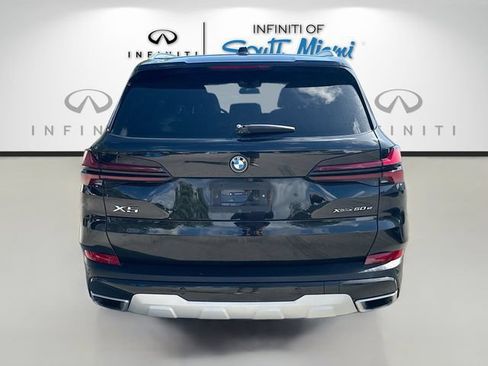 Used 2025 BMW X5 xDrive50e AWD/4WD image 6