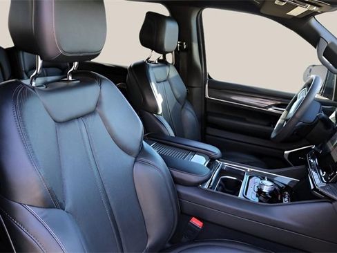 Used 2022 Jeep Wagoneer Series III image 21