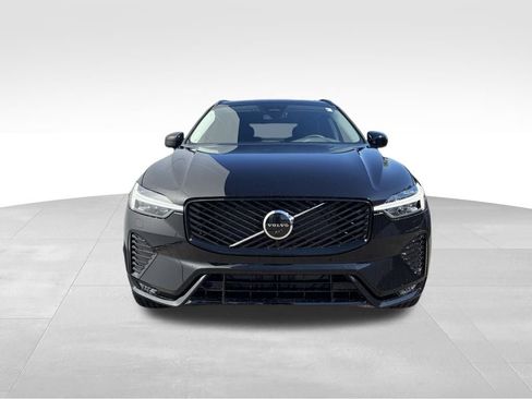 New 2026 Volvo XC60 B5 Plus w/ Climate Package image 8