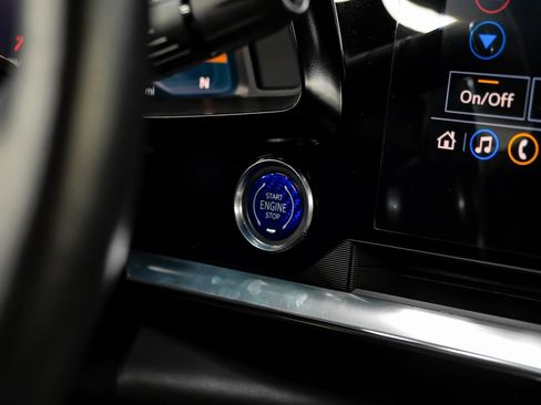 Used 2022 Chevrolet Corvette Stingray Premium Cpe w/ Z51 Performance Package image 28