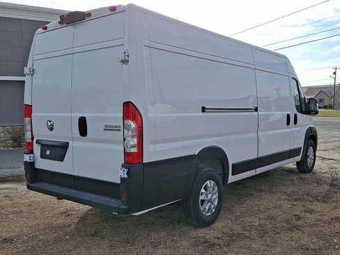New 2024 RAM ProMaster 3500 w/ Quick Order Package 22G SLT image 3