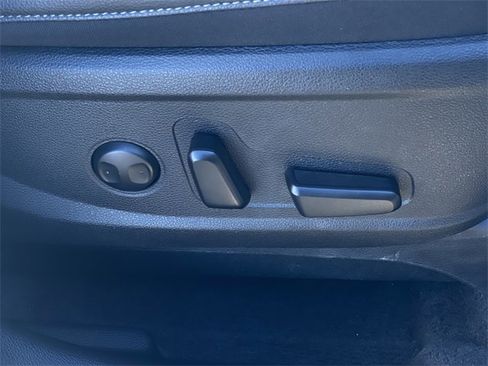 Used 2025 Kia Telluride EX image 37