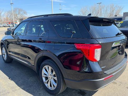Certified 2024 Ford Explorer XLT w/ Equipment Group 202A AWD/4WD image 3