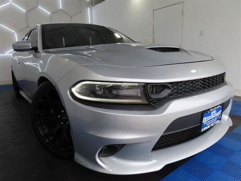 Used 2020 Dodge Charger Scat Pack RWD image 3