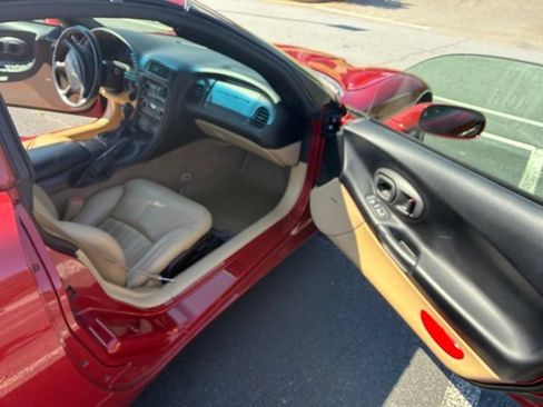 Used 1998 Chevrolet Corvette Coupe w/ Memory Pkg RWD image 11