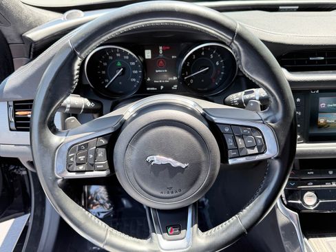 Used 2017 Jaguar XF S RWD image 11