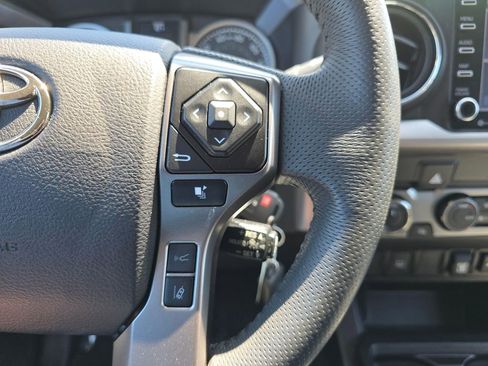 Used 2022 Toyota Tacoma SR5 AWD/4WD image 28