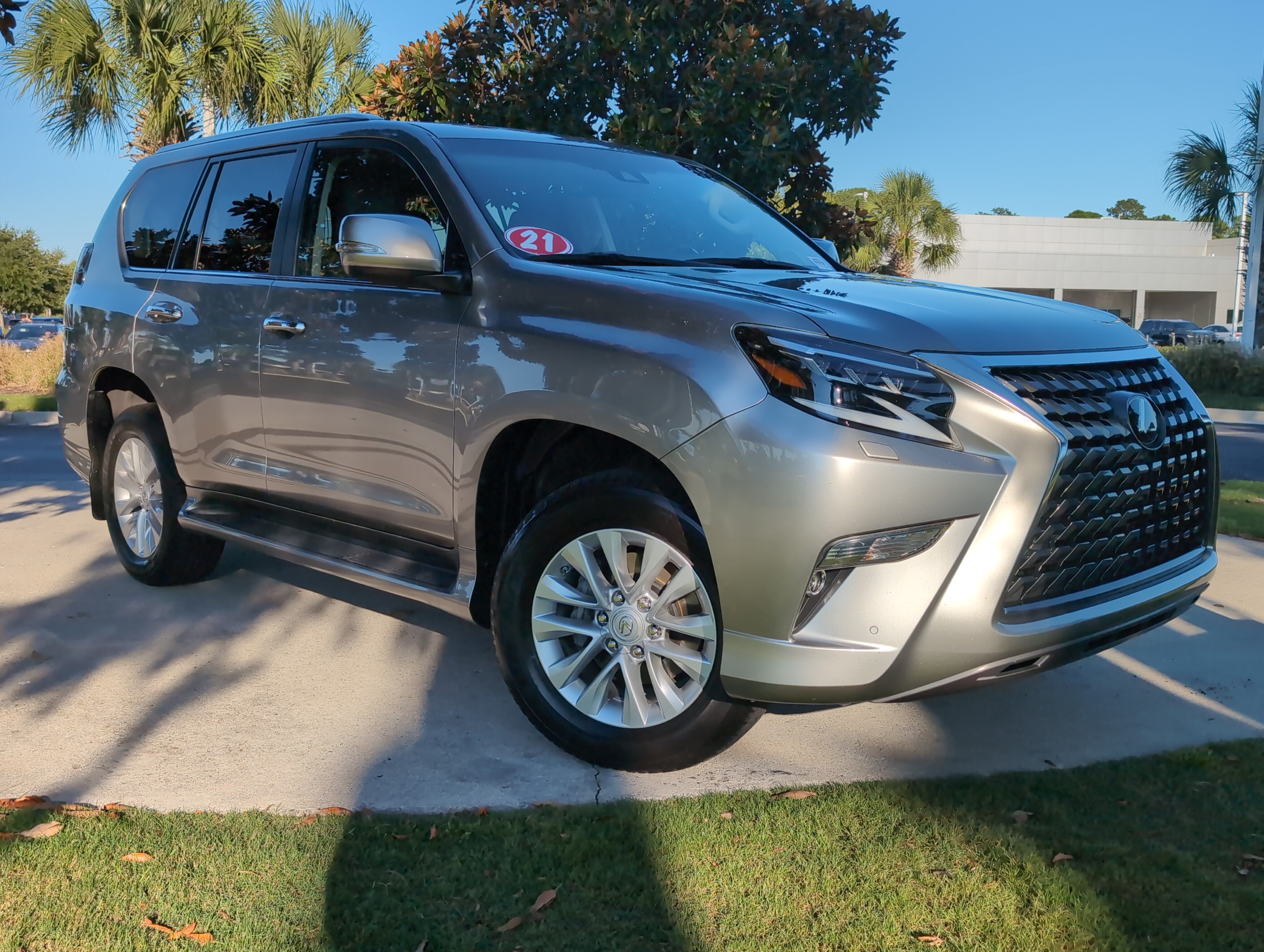 Used 2021 Lexus GX 460 Premium AWD/4WD image 2
