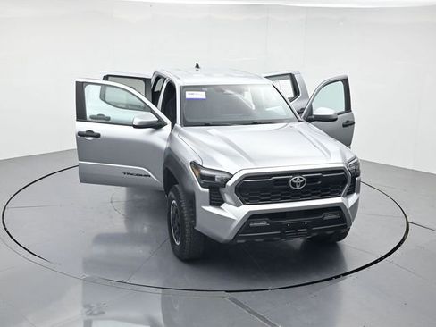 Used 2024 Toyota Tacoma TRD Off-Road AWD/4WD image 51