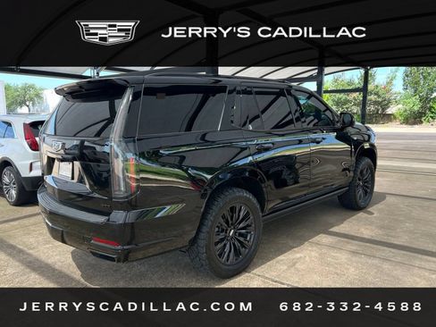 Used 2025 Cadillac Escalade Sport w/ LPO, ONYX Package AWD/4WD image 5