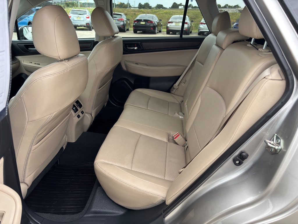 Used 2017 Subaru Outback 3.6R Limited AWD/4WD image 21