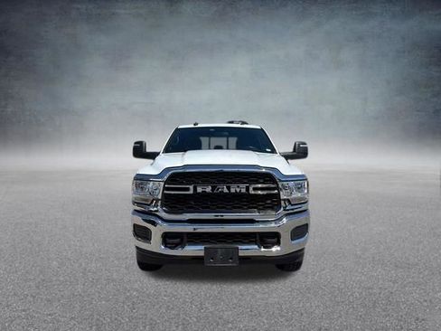 Used 2024 RAM 2500 Tradesman w/ Chrome Appearance Group AWD/4WD image 17