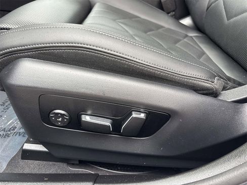 Used 2024 BMW 530i xDrive w/ Premium Package image 31