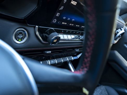 Used 2023 Chevrolet Colorado Z71 w/ Z71 Convenience Package 2 image 24