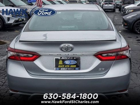 Used 2023 Toyota Camry SE image 4
